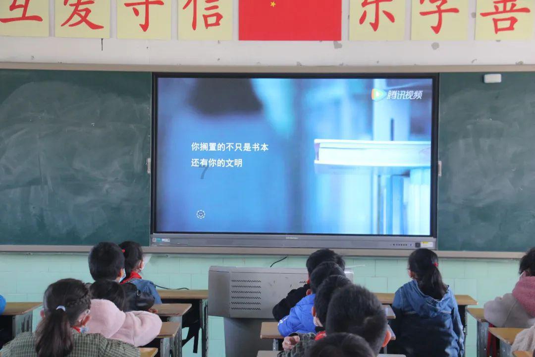 如何提高旅客通行效率?省政协老委员专家组组长陈雨农建议优化我省火车站服务质量